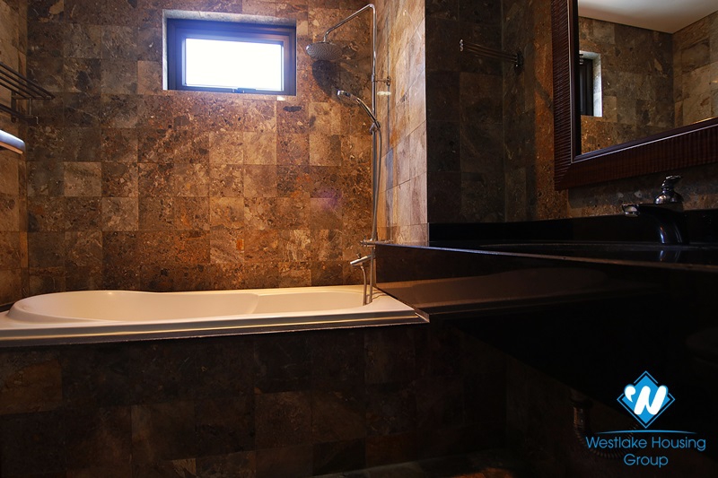 Bright 1-bedroom apartment on Kim Ma Str.